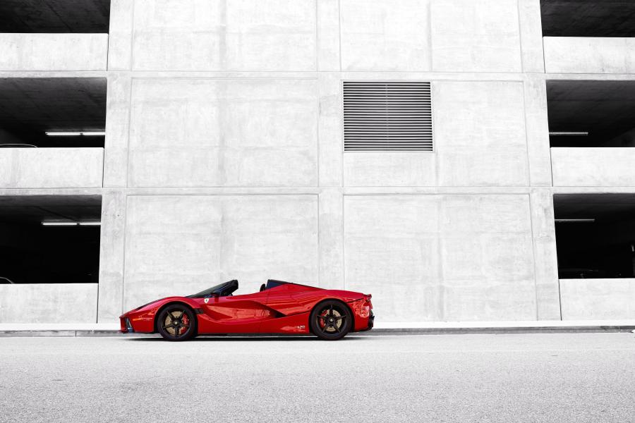  Ferrari LaFerrari Aperta 2017 года  (фото 16 из 36)